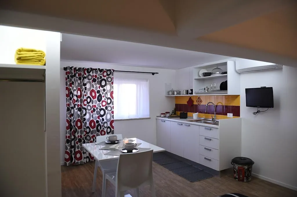 Chic Apartment Le Monde カステッランマーレ・デル・ゴルフォ 0*,