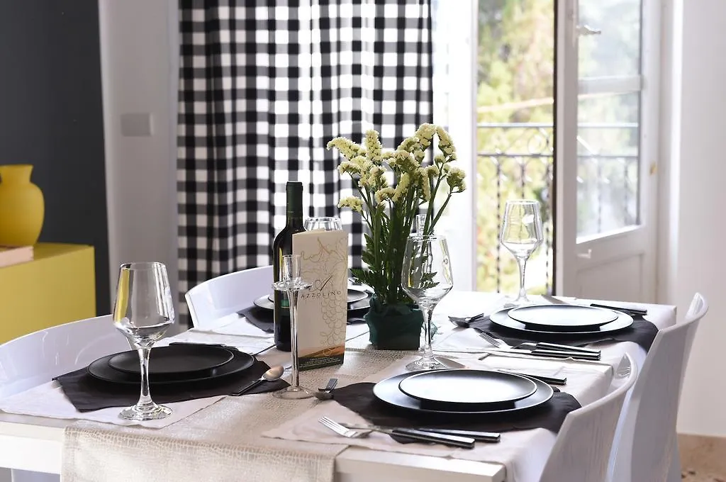 Chic Apartment Le Monde カステッランマーレ・デル・ゴルフォ 別荘