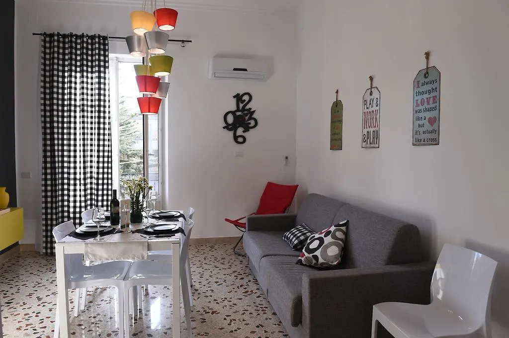 Chic Apartment Le Monde カステッランマーレ・デル・ゴルフォ